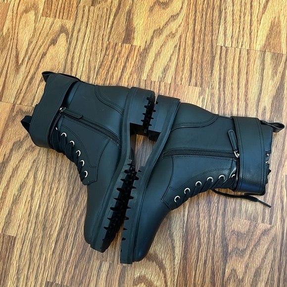 Kate Spade Joplin Lug sole Black ankle Boots shoes size 7B New - Picture 5 of 13